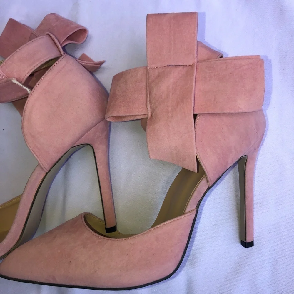 MM July, size 42, size 11 pink 4.5 inch heels, velvet like material. Bow strap - Picture 12 of 16